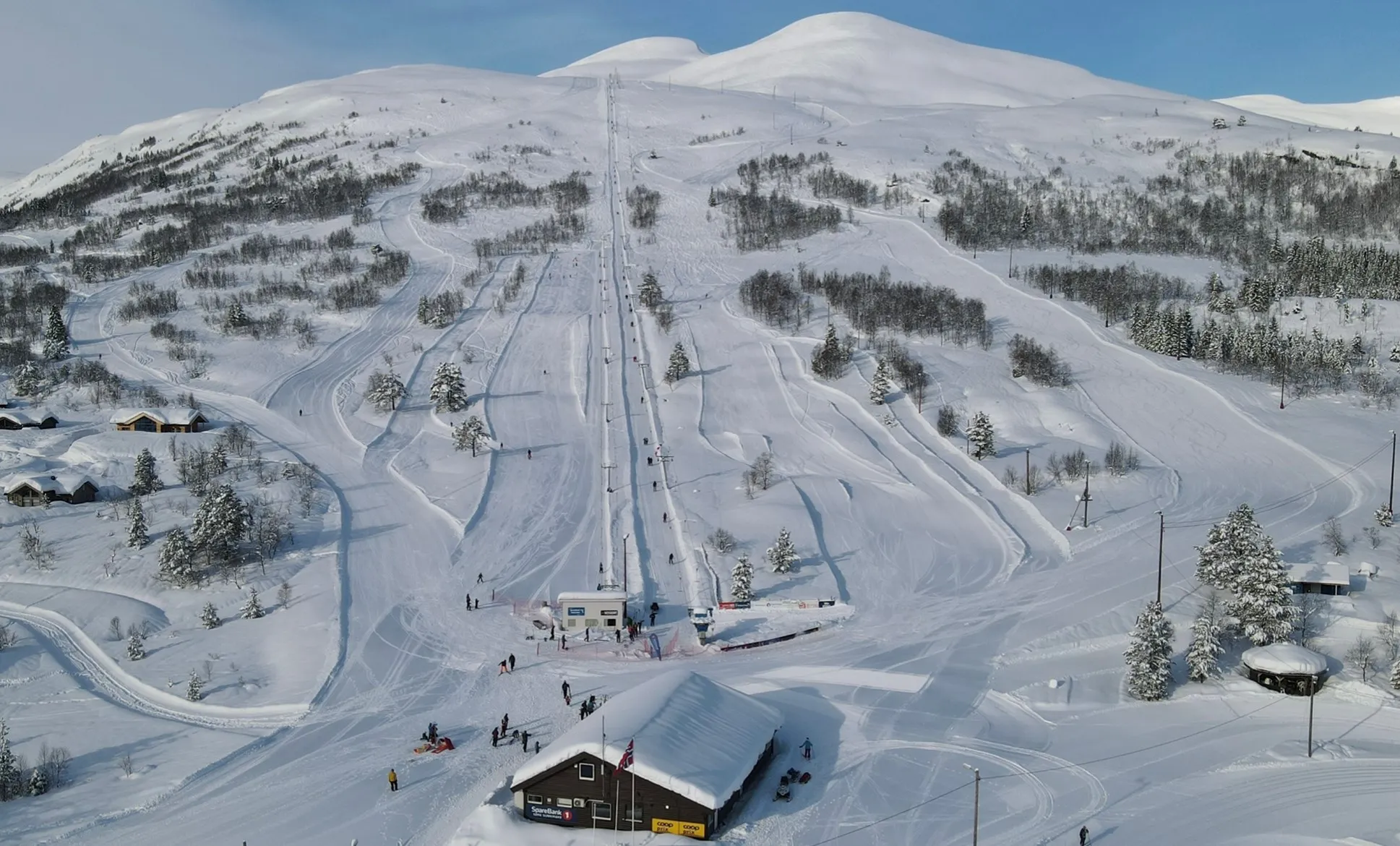 Hornindal Skisenter frå lufta — oversikt over heisar, bakkar og anlegg i Nordfjord og Sunnmøre